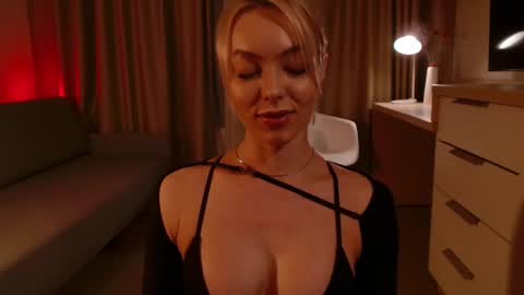 Elizabeth online show from December 2024 04:29:02 PM