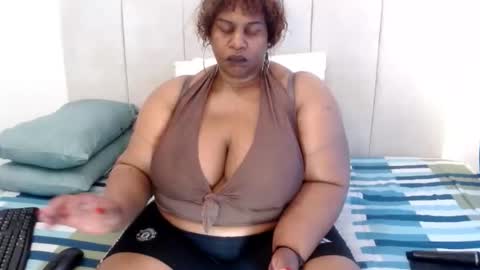 Snapshot of splendidtalitha chatting on April 2026 12:11:02 PM SplendidTalitha online show from April 2026 12:11:02 PM