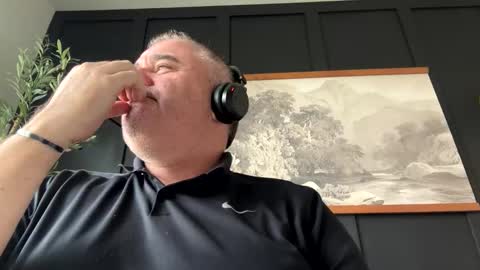 Snapshot of sprtsnut33 chatting on December 2025 07:19:02 PM sprtsnut33 online show from December 2025 07:19:02 PM