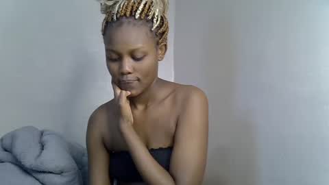 Snapshot of squirt_godes chatting on October 2025 10:10:01 PM Tashy online show from October 2025 10:10:01 PM