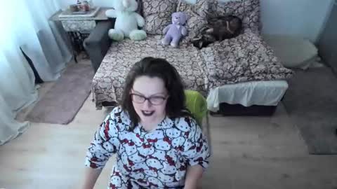 Kim online show from October 2025 07:42:02 AM