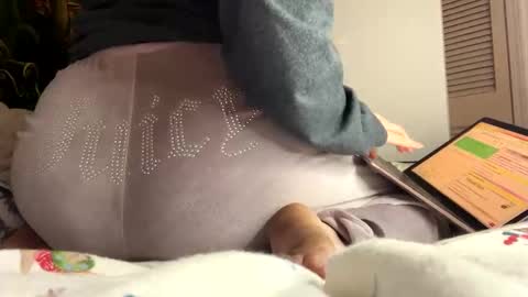 Snapshot of squirtingangel12 chatting on March 2025 05:07:01 AM angel online show from March 2025 05:07:01 AM