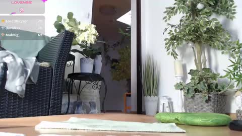 Snapshot of squirtmanica chatting on January 2025 07:10:02 AM Monica online show from January 2025 07:10:02 AM