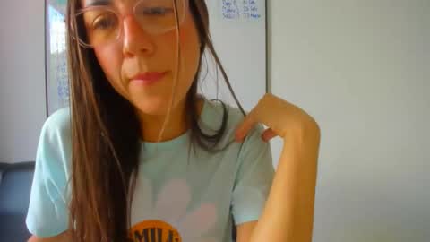 Snapshot of squirttati33 chatting on January 2026 04:56:01 PM Tati online show from January 2026 04:56:01 PM