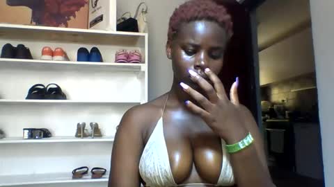 Snapshot of squiter_girlie chatting on April 2026 08:48:01 AM Squiter online show from April 2026 08:48:01 AM