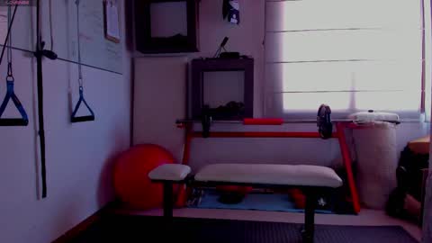  Sara Miranda  online show from May 2026 04:01:01 PM