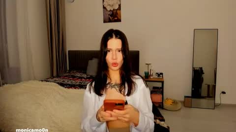 Snapshot of ssash1mii chatting on March 2025 08:21:01 PM Hey guys i miss you so much online show from March 2025 08:21:01 PM