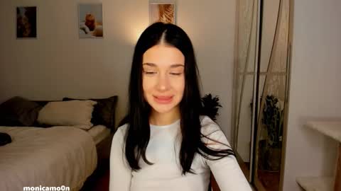 Snapshot of ssash1mii chatting on November 2025 08:47:01 PM Hey guys i miss you so much online show from November 2025 08:47:01 PM