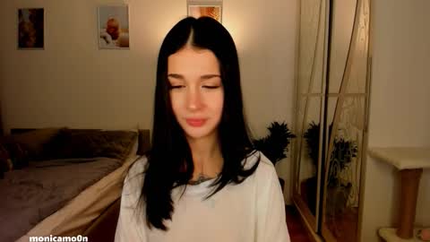 Snapshot of ssash1mii chatting on December 2025 06:15:01 PM Hey guys i miss you so much online show from December 2025 06:15:01 PM