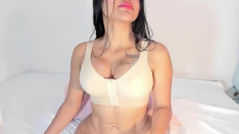 Snapshot of sshalimar_ chatting on November 2025 04:38:02 PM caroline massari online show from November 2025 04:38:02 PM