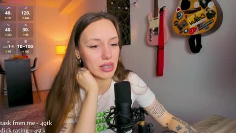 Anni if Im offline for a long time Im depressed feel free to support me offline online show from December 2024 12:00:02 PM