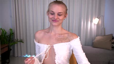 Snapshot of ssscarlett chatting on December 2024 04:12:02 AM Scarlett online show from December 2024 04:12:02 AM