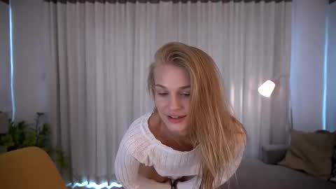 Snapshot of ssscarlett chatting on March 2025 04:16:02 AM Scarlett online show from March 2025 04:16:02 AM