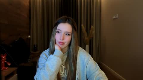 Chloe online show from June 2026 07:20:01 PM