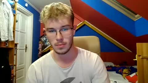 Snapshot of st1eve chatting on December 2025 07:32:01 PM st1eve online show from December 2025 07:32:01 PM