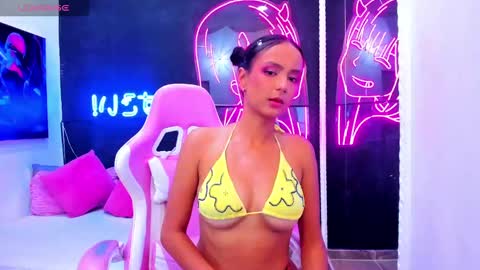 staarlightt online show from September 2025 08:34:02 PM