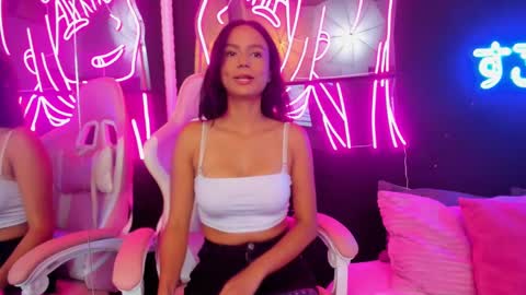 staarlightt online show from November 2025 10:04:01 PM