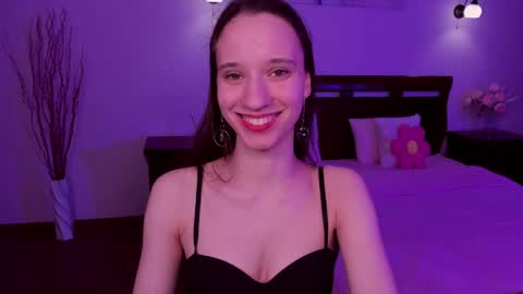 Snapshot of staceycutie chatting on April 2026 06:23:01 PM StaceyCutie online show from April 2026 06:23:01 PM