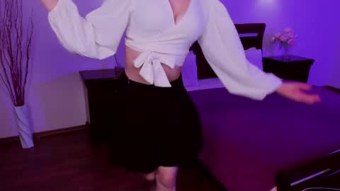 Snapshot of staceycutie chatting on May 2026 05:40:02 PM StaceyCutie online show from May 2026 05:40:02 PM