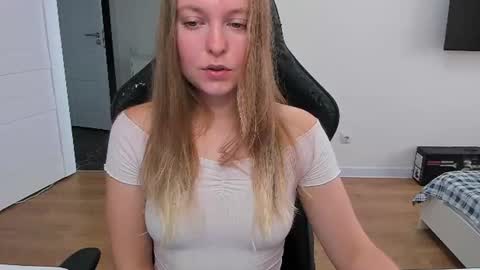 Snapshot of stacy_miraclee chatting on July 2026 10:39:01 AM Stacy online show from July 2026 10:39:01 AM