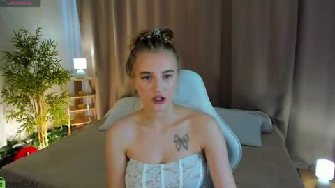 Snapshot of stacy_riiver chatting on June 2026 09:36:02 AM Stacy Mon Tue Wed Thu Fri Sun GMT GMT 3 1000am - 0400pm online show from June 2026 09:36:02 AM