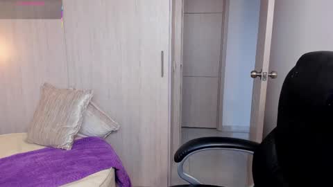 Snapshot of stacyconner chatting on November 2025 08:07:01 PM Stacy Conner online show from November 2025 08:07:01 PM