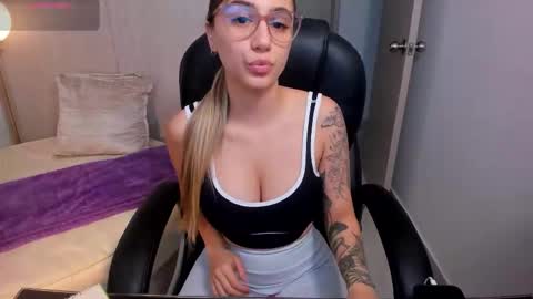 Snapshot of stacyconner chatting on November 2025 06:32:01 PM Stacy Conner online show from November 2025 06:32:01 PM