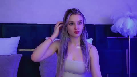 StacyEvances online show from November 2025 06:29:02 PM