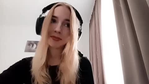 Snapshot of stacyscholle chatting on February 2026 06:39:02 AM Mila online show from February 2026 06:39:02 AM