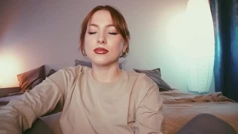 Kristina online show from November 2025 02:30:01 PM