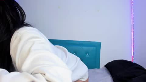 Snapshot of star_darling chatting on December 2024 03:11:02 AM S T A R online show from December 2024 03:11:02 AM