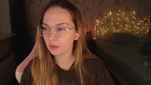 Snapshot of star_shopping chatting on December 2024 01:49:02 PM Alice online show from December 2024 01:49:02 PM