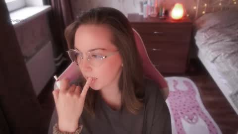 Snapshot of star_shopping chatting on November 2025 05:52:02 AM Alice online show from November 2025 05:52:02 AM