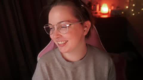 Snapshot of star_shopping chatting on December 2025 12:19:01 AM Alice online show from December 2025 12:19:01 AM