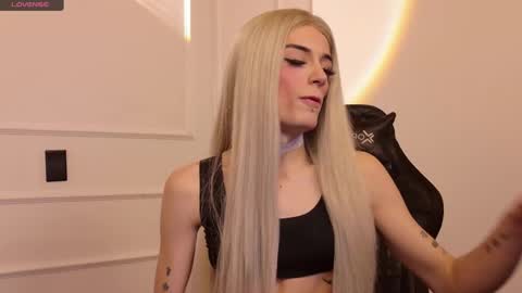 Snapshot of star_storm chatting on February 2025 10:27:02 AM star_storm online show from February 2025 10:27:02 AM