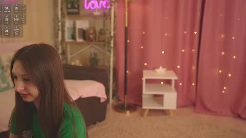 Chloe online show from April 2026 12:43:01 PM