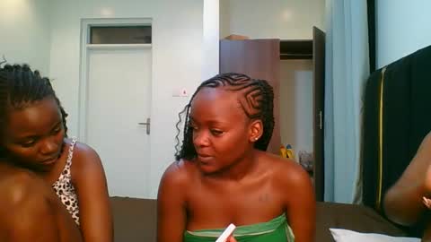 lia online show from May 2026 08:36:02 PM
