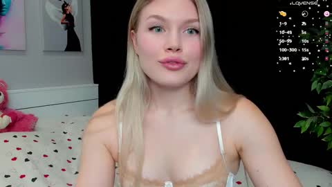 Caroline online show from November 2025 06:12:01 AM