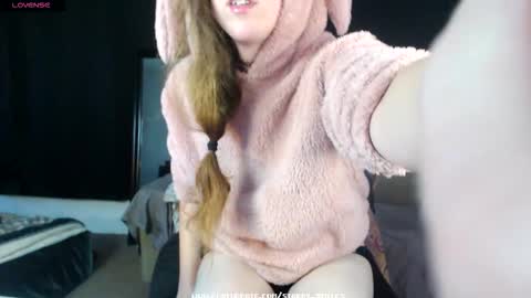 Snapshot of starry_smiles chatting on October 2025 10:32:02 PM Starry online show from October 2025 10:32:02 PM