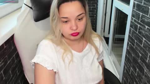 Snapshot of stasyasunshine chatting on November 2025 03:28:01 AM stasyasunshine online show from November 2025 03:28:01 AM