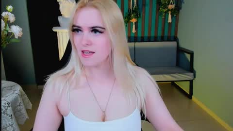 Snapshot of stef_nicks chatting on May 2026 09:06:02 AM stef_nicks online show from May 2026 09:06:02 AM