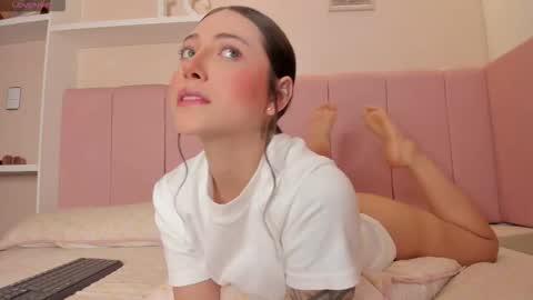 Stefa Gomez  online show from March 2026 01:17:01 PM