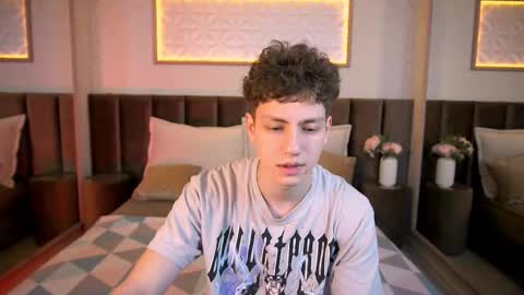 Snapshot of stefanbev chatting on February 2026 07:18:01 PM Esrefan online show from February 2026 07:18:01 PM