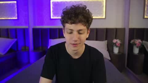 Esrefan online show from April 2026 08:09:02 PM