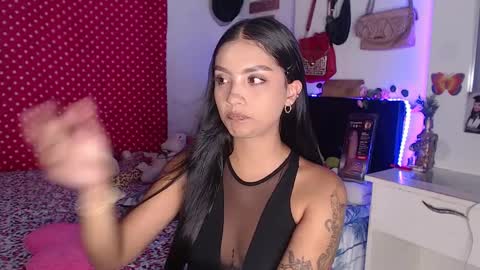 Im MiaIts my first day here  online show from December 2024 10:43:02 PM