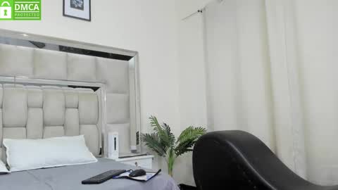 Stefany online show from February 2025 07:41:01 PM