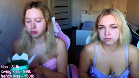 stefany_and_bettany online show from September 2025 02:00:01 PM