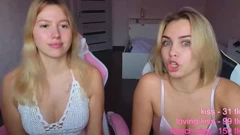 stefany_and_bettany online show from October 2025 11:55:02 AM