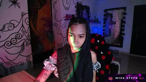   online show from October 2025 04:42:01 AM