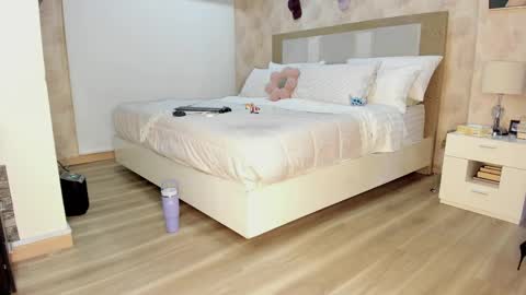 Snapshot of stefi_alizon chatting on April 2026 01:16:02 AM Zuly online show from April 2026 01:16:02 AM